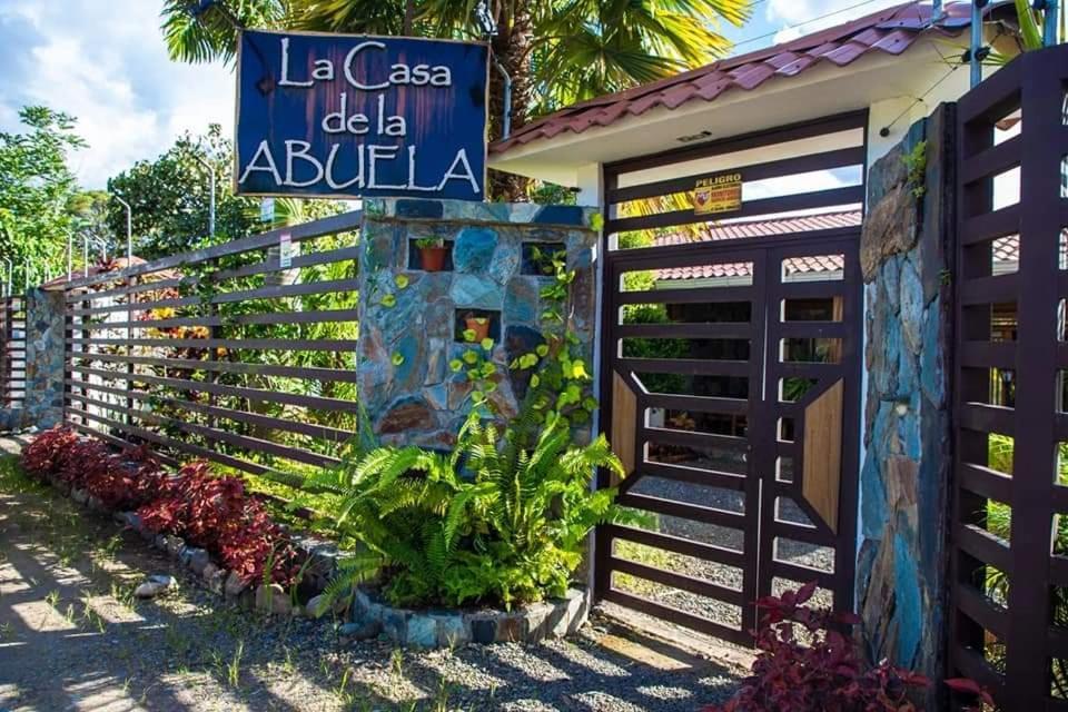 La Casa De La Abuela Villa Sucua Exterior photo