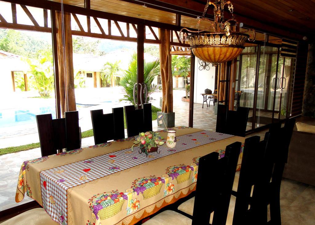 La Casa De La Abuela Villa Sucua Exterior photo